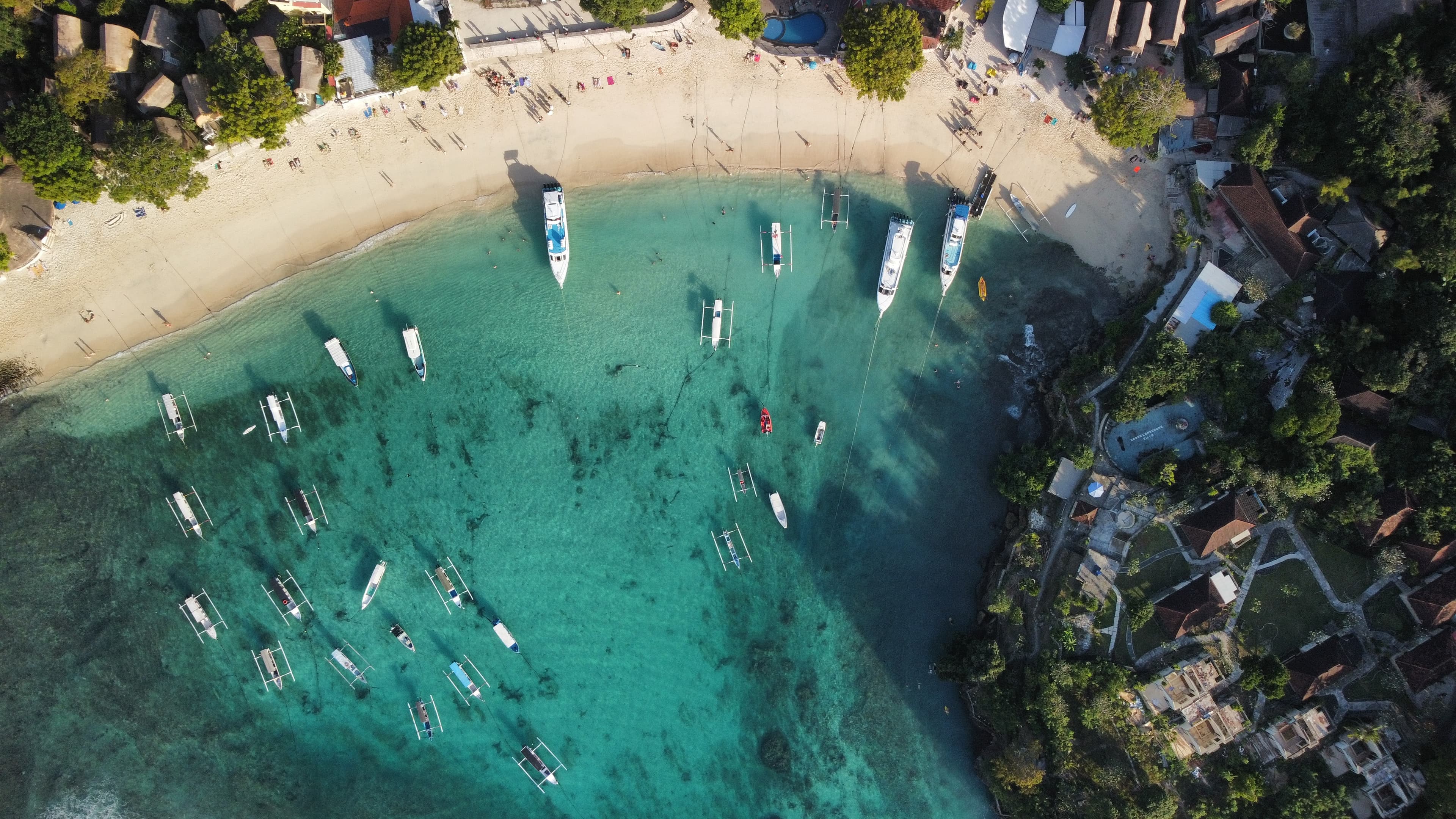 Beach Nusa Lembongan