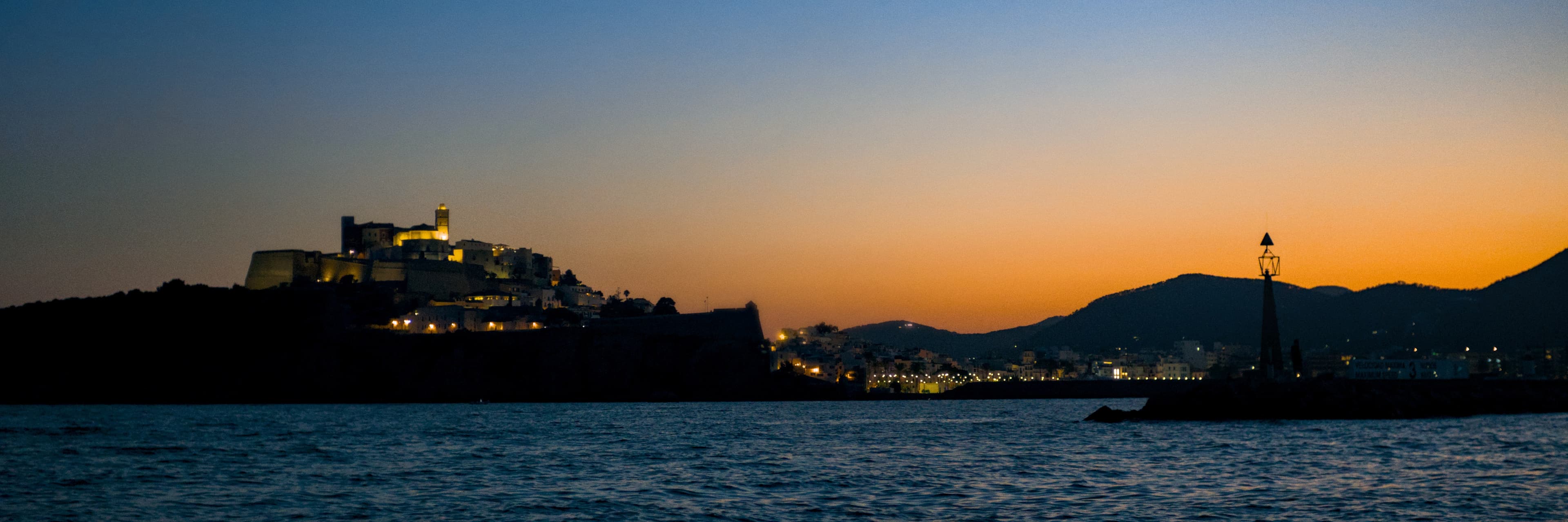 Zonsondergang bij Dalt Vila